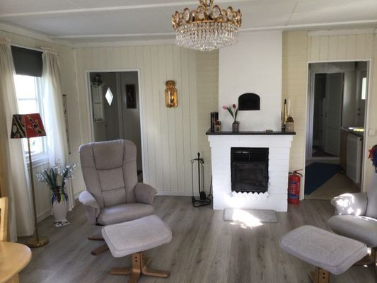 Hyr denna stuga i Västervik på 75 m². 4-6 sängplatser. 6 500 - 9 900 kr per vecka. Se bilder och tillgänglighet här.