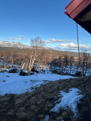 Hyr denna stuga i Ljungdalen på 78 m². 6 sängplatser. 7 000 - 10 000 kr per vecka. Se bilder och tillgänglighet här.
