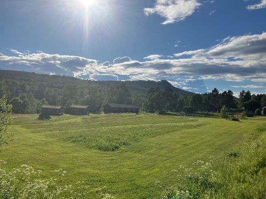 Hyr denna stuga i Ljusdal på 100 m². 4-6 sängplatser. Från 7 500 kr per vecka. Se bilder och tillgänglighet här.