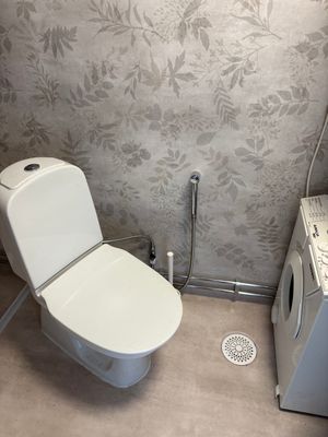 Timrad stuga nära sjö och bad - Bild 19