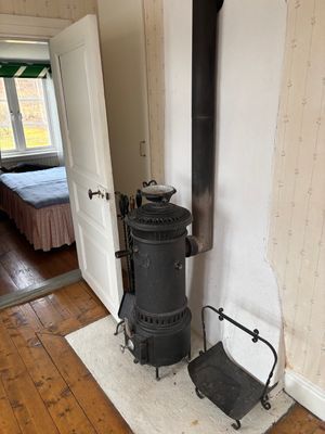 Mysig Stuga med Sjötomt - Bild 11