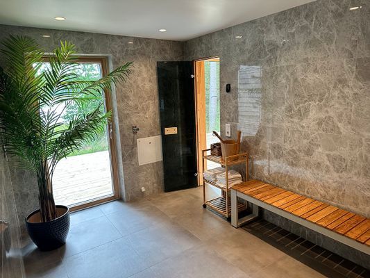 Stort hus med sjötomt, brygga och bastu - Bild 8