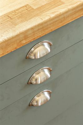 Hyr denna stuga i  på 150 m². 8-9 sängplatser. Från 3 500 kr per vecka. Se bilder och tillgänglighet här.