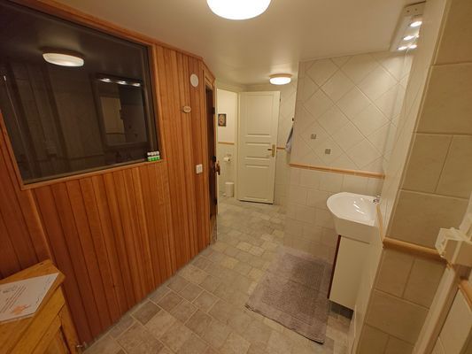 Timmerstuga med utsikt och bastu - Bild 14