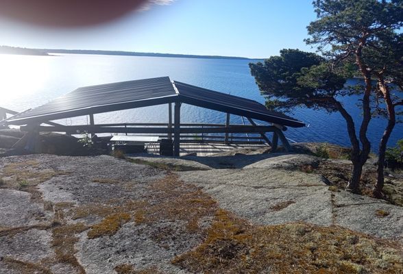 Bild 4 på Stuga vid havet med utsikt utöver det vanliga