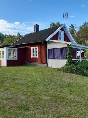 Idyllisk stuga-torp, med vedeldad bastu vid sjön - Bild 31