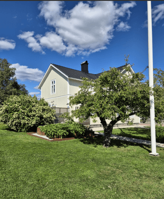 Hyr denna stuga i Kristinehamn på 165 m². 5 sängplatser. Från 5 900 kr per vecka. Se bilder och tillgänglighet här.