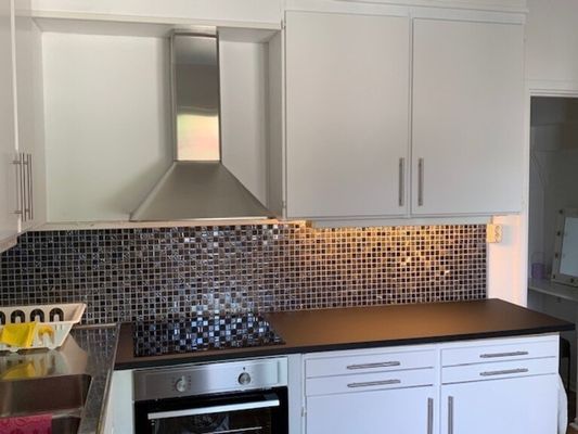 Hyr denna stuga i Väskinde på 150 m². 6 sängplatser. 5 700 - 10 500 kr per vecka. Se bilder och tillgänglighet här.