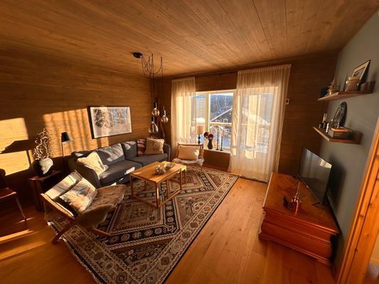 Hyr denna stuga i Åre på 61 m². 6 sängplatser. 7 000 - 16 000 kr per vecka. Se bilder och tillgänglighet här.