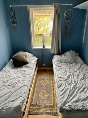 Stort djur- och familjevänligt hus nära bad. - Bild 17