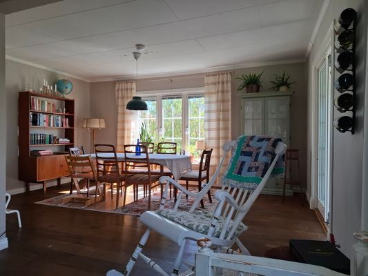 Barnvänlig villa med grönskande trädgård - Bild 13