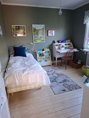 Barnvänlig villa med grönskande trädgård - Bild 9