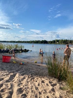 Stort djur- och familjevänligt hus nära bad. - Bild 25