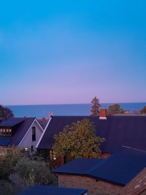 Hyr denna stuga i Baskemölla på 75 m². 4 sängplatser. 7 000 - 8 000 kr per vecka. Se bilder och tillgänglighet här.