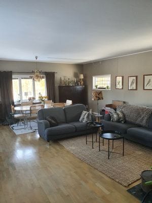Stort djur- och familjevänligt hus nära bad. - Bild 9