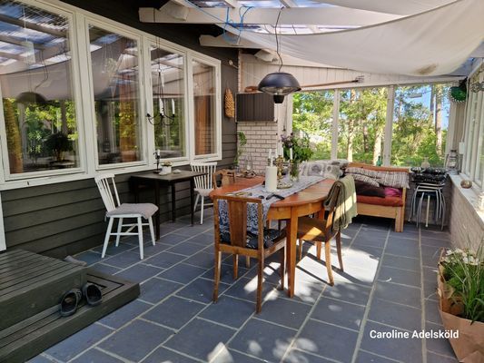 Glasverandan, med värmelampa vid behov.