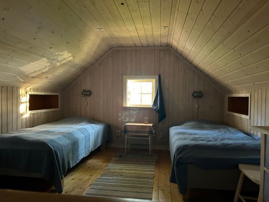 Bild 3 på Charmig stuga på villatomt med havsutsikt