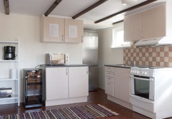 Stuga vid Tofta Strand nära bad, affär, restaurang