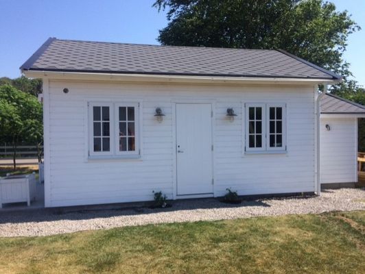 Nybyggt sommarhus i New Englandstil vid Skummeslöv - Bild 8
