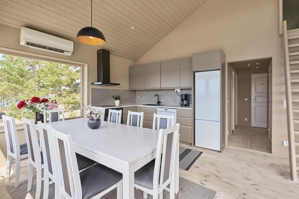 Bild 4 på Sommarhus i skärgården på sjötomt med egen brygga
