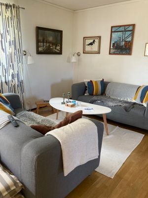 Hyr denna stuga i Simrishamn på 100 m². 4-5 sängplatser. 8 400 - 13 400 kr per vecka. Se bilder och tillgänglighet här.