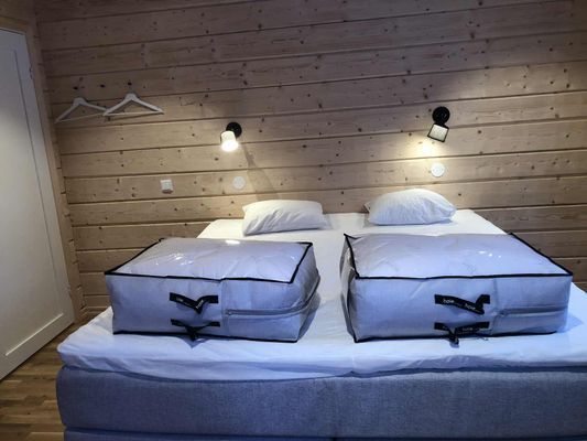 VILLA SKALSVALLEN, Skalets torg, inomhusbordtennis - Bild 24