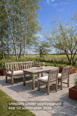 Egen, avskild, uteplats i direkt anslutning till gästhuset