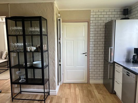 Hyr denna stuga i  på 90 m². 6 sängplatser. Pris ej tillgängligt. Se bilder och tillgänglighet här.