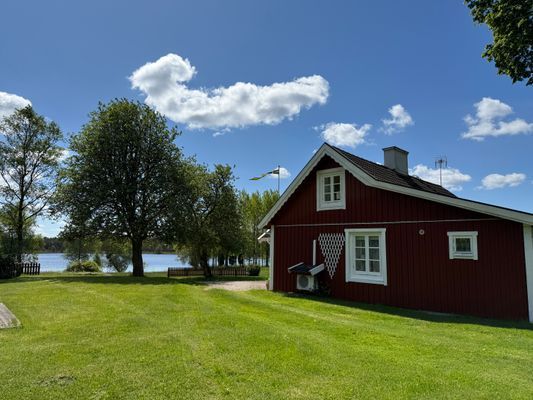 Mysig stuga med magiskt läge!