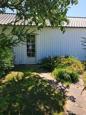 Hyr denna stuga i Färjestaden på 98 m². 4-6 sängplatser. 900 - 2 000 kr per dag. Se bilder och tillgänglighet här.