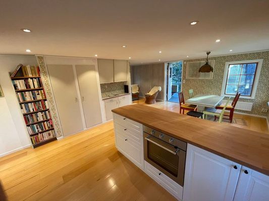 Hyr denna stuga i Ireviken på 48 m². 8 sängplatser. 11 000 - 14 000 kr per vecka. Se bilder och tillgänglighet här.