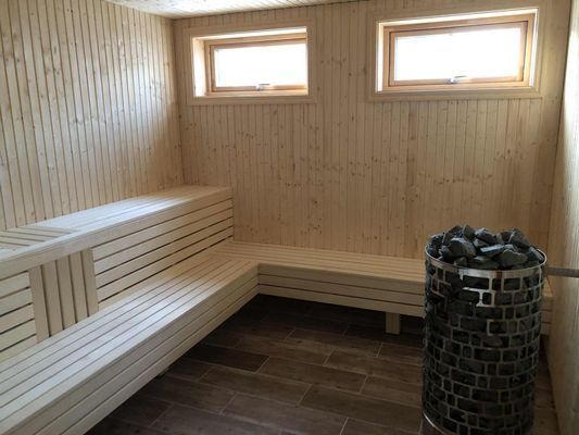 VILLA SKALSVALLEN, Skalets torg, inomhusbordtennis - Bild 40