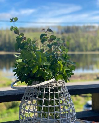 Bild 3 på Charmig sommarstuga med altandäck och sjöutsikt