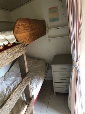 Mysig stuga nära vattnet på Djurö - Bild 10