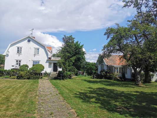 Stuga på en gård nära havet - Bild 10