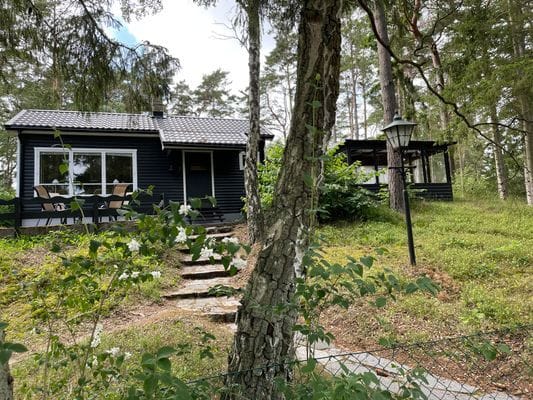 Bild 3 på Rymlig stuga nära hav och sandstrand.