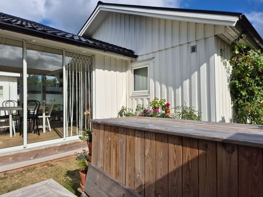 Mysig stuga nära havet