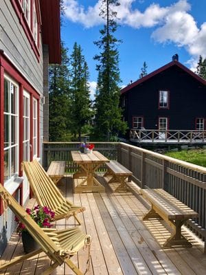 Hyr denna stuga i Vemdalen på 90 m². 6-9 sängplatser. 4 500 - 19 900 kr per vecka. Se bilder och tillgänglighet här.