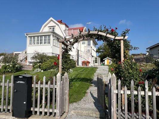 Havsnära villa med underbar utsikt i Rönnäng