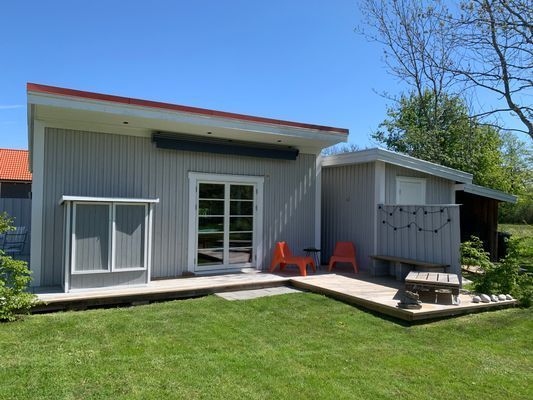Hyr denna stuga i Byxelkrok på 30 m². 2-4 sängplatser. 3 000 - 8 000 kr per vecka. Se bilder och tillgänglighet här.
