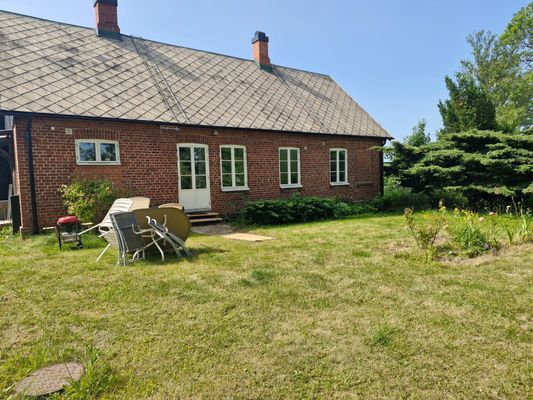 Hyr denna stuga i Trelleborg på 100 m². 6 sängplatser. 3 800 - 6 900 kr per vecka. Se bilder och tillgänglighet här.