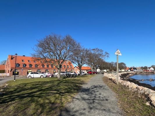 Smakfullt 1870-talshus i gamla delen av Skillinge - Bild 41
