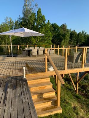 Hyr denna stuga i Rusken på 65 m². 2-4 sängplatser. 10 000 - 14 500 kr per vecka. Se bilder och tillgänglighet här.