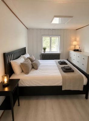 Hus i Högland - Långsele vid fiske. - Bild 6