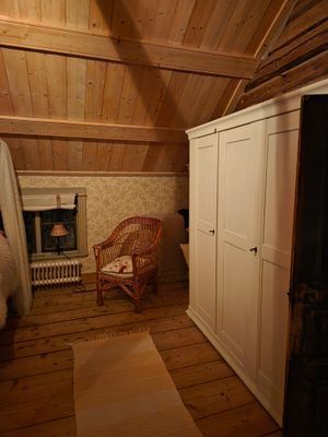 Modernt boende i 1700-talsmiljö lakan o städ ingår - Bild 25