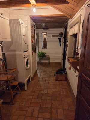 Modernt boende i 1700-talsmiljö lakan o städ ingår - Bild 30