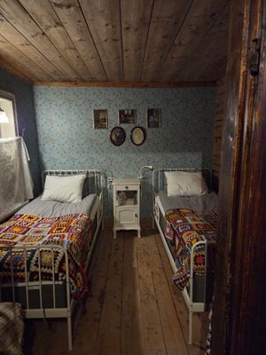 Modernt boende i 1700-talsmiljö lakan o städ ingår - Bild 31