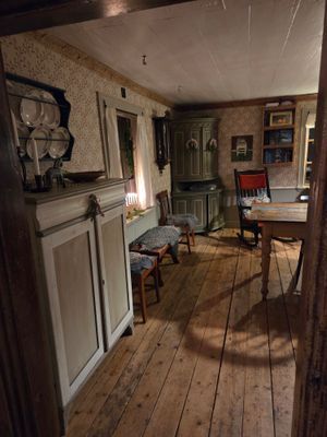 Modernt boende i 1700-talsmiljö lakan o städ ingår - Bild 35