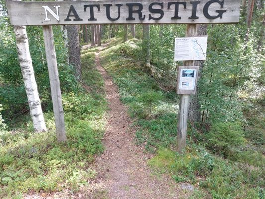 Naturstigen ligger alldeles i närheten