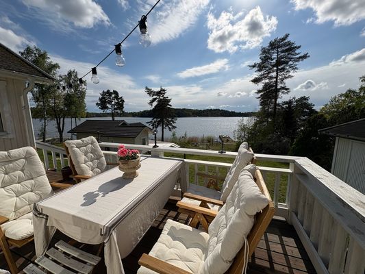 Sjötomt med egen sandstrand o brygga på Färingsö - Bild 12